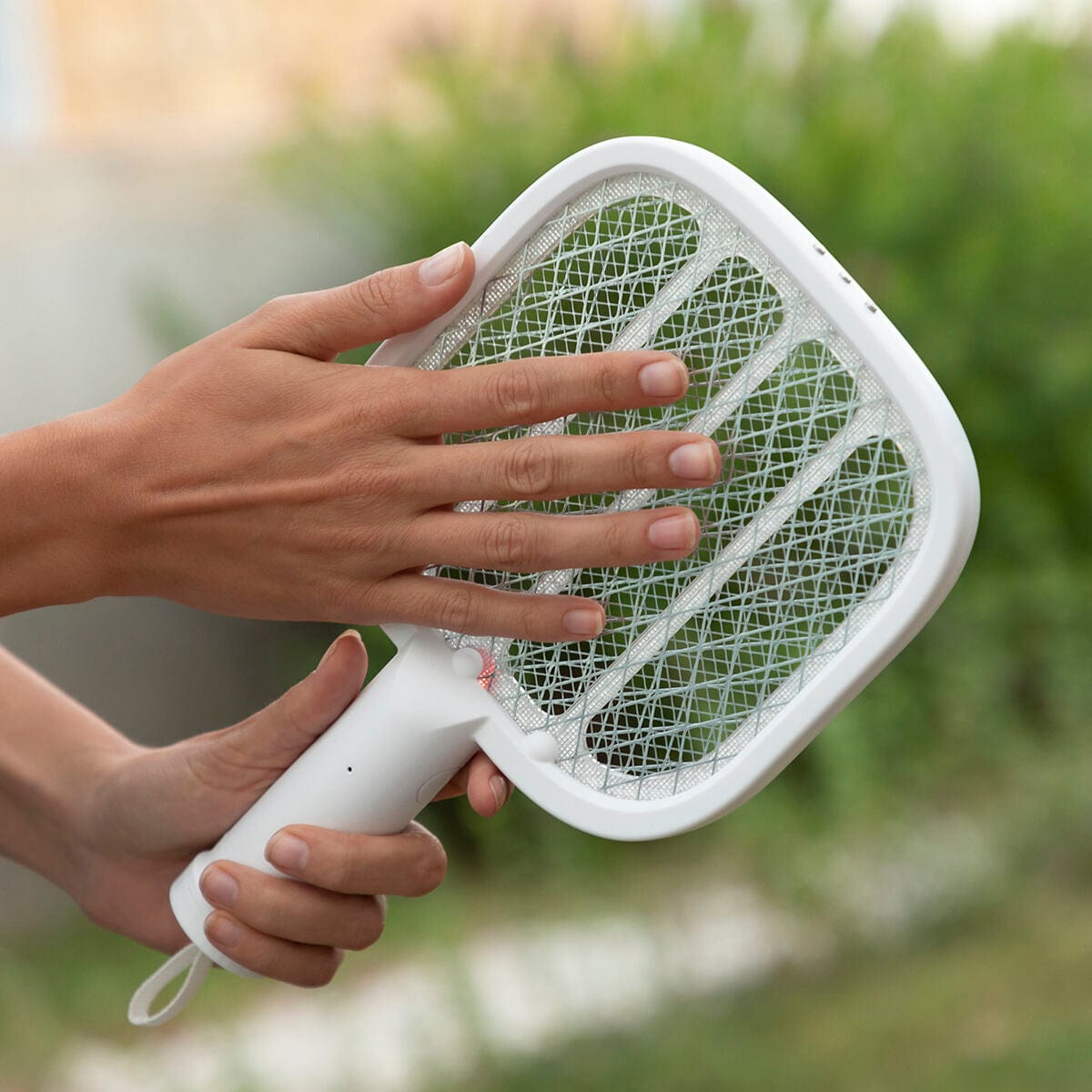 InnovaGoods Garten, Landschaftsbau Wiederaufladbare 2 in 1 Mückenlampe und elektrische Fliegenklatsche Swateck InnovaGoods