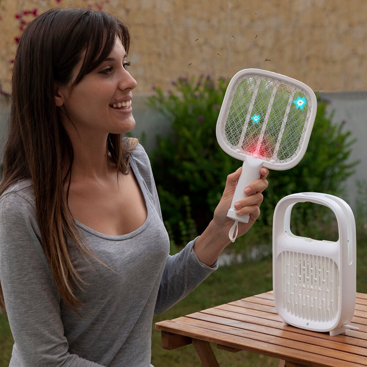 InnovaGoods Garten, Landschaftsbau Wiederaufladbare 2 in 1 Mückenlampe und elektrische Fliegenklatsche Swateck InnovaGoods